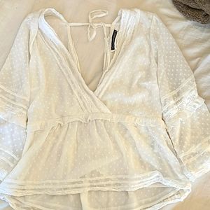 Abercrombie & Fitch white low-cut top